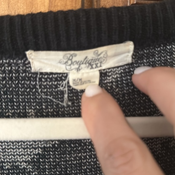 Forever 21 Bunny sweater size medium. - Picture 2 of 5